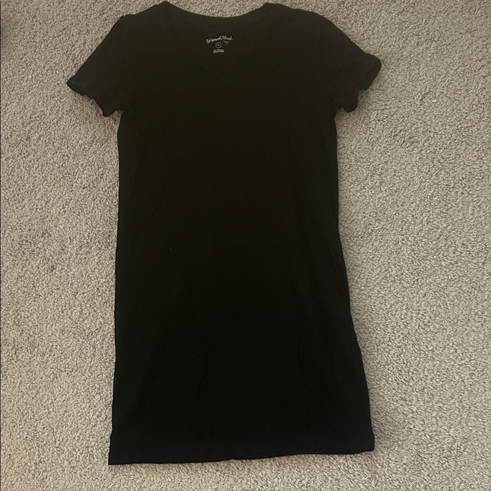 Universal Thread Black Tee